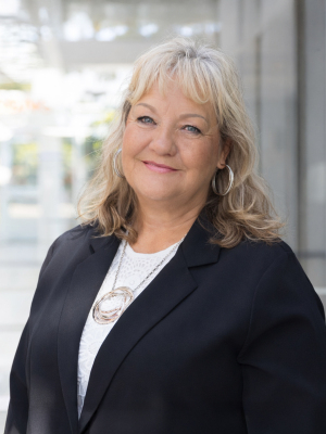 Porträt von Sabine Gille.