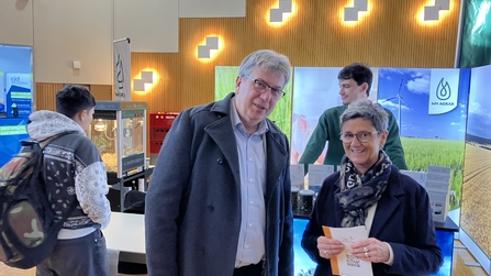 B&uuml;rgermeister Dirk Fuhlert mit Gesch&auml;ftsf&uuml;hrerin des Kolping Berufsbildungswerkes Hettstedt